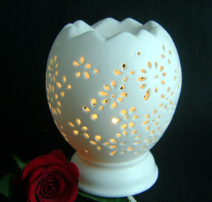 white ceramic lamps photo - 10